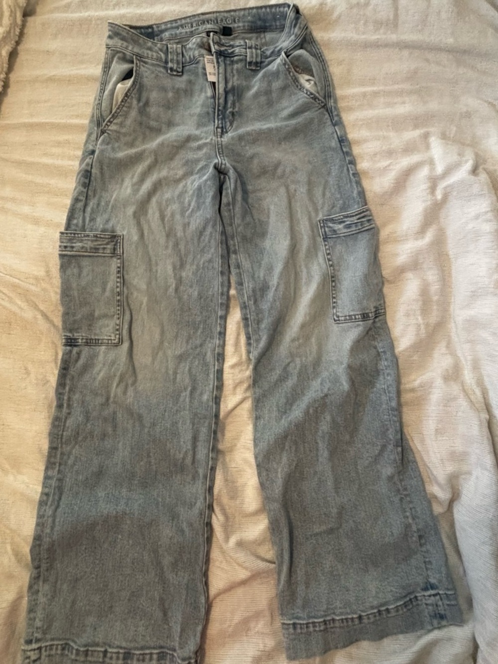 American Eagle Outfitters High-Rise Wide-Leg Cargo Jeans in Light Blue Wash